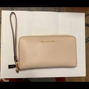 Michael Kors Mercer Large Wallet/Wristlet